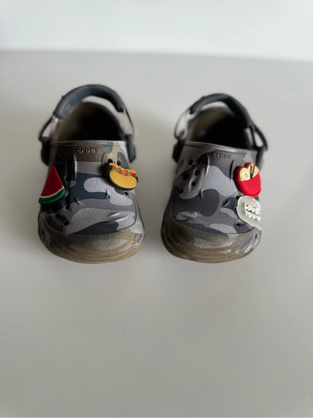 Crocs Kids C6 C7 Gray Camo Classic Clogs with Jibbitz Charms